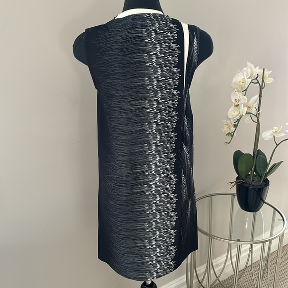 3.1 PHILLIP LIM 100% SILK ELEGANT BLACK GREY CREAM DRESS WITH NECKLINE DETAIL - Picture 4 of 15